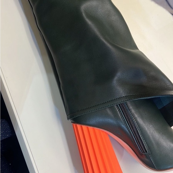 AGL made in Italy Stylish Green Boots with Orange Heel as seen on Emily in Paris - Picture 3 of 13